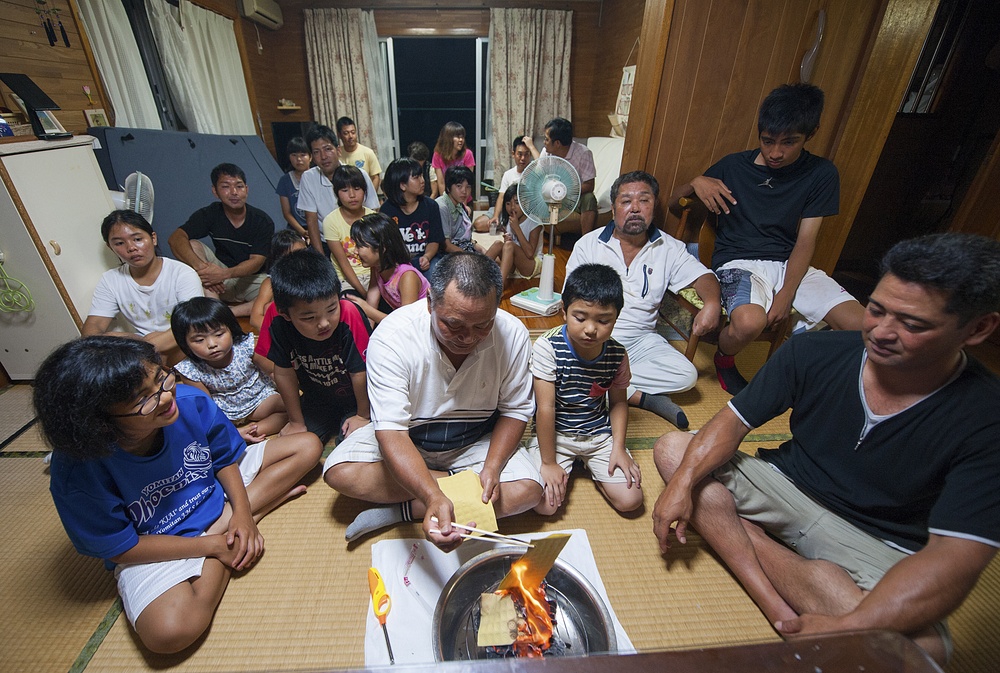 Okinawan families celebrate Obon