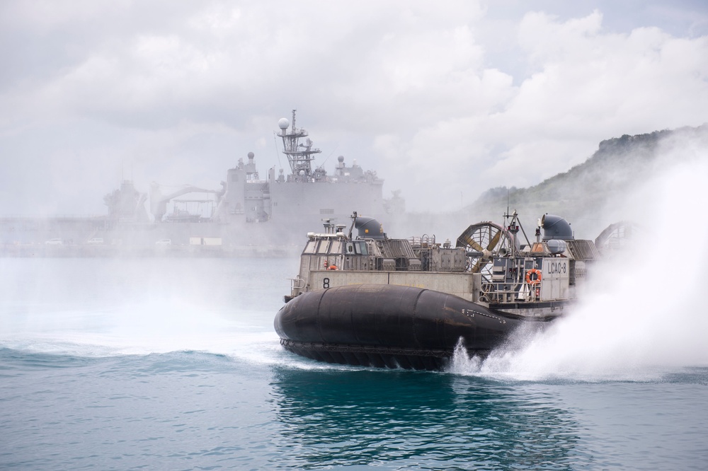 LCAC 9 offloads equipment
