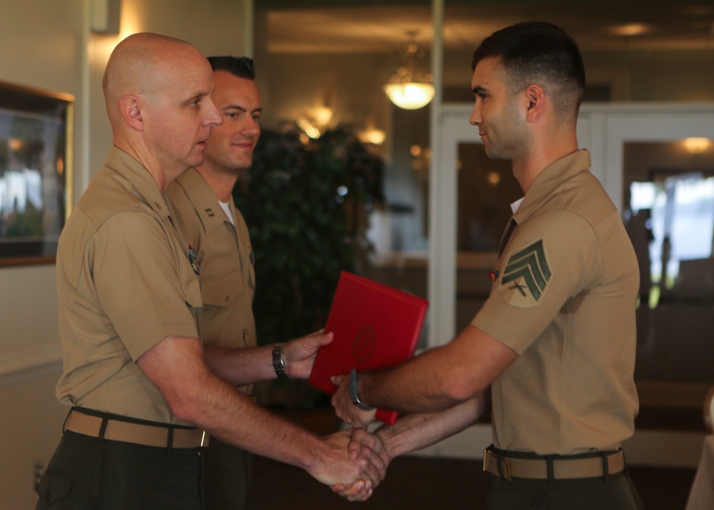 Marines graduate from Squadron Intelligence Training and Certification Course