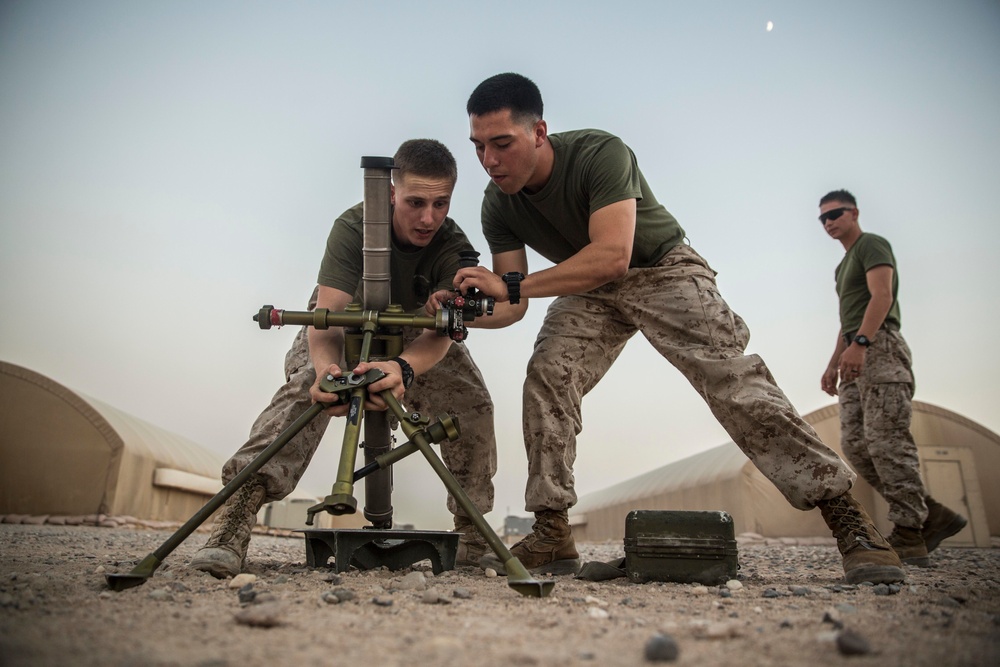 15th MEU mortar Marines training on target