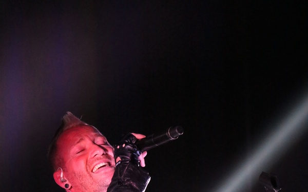 Marines gather for entertainment icons at air station appreciation event