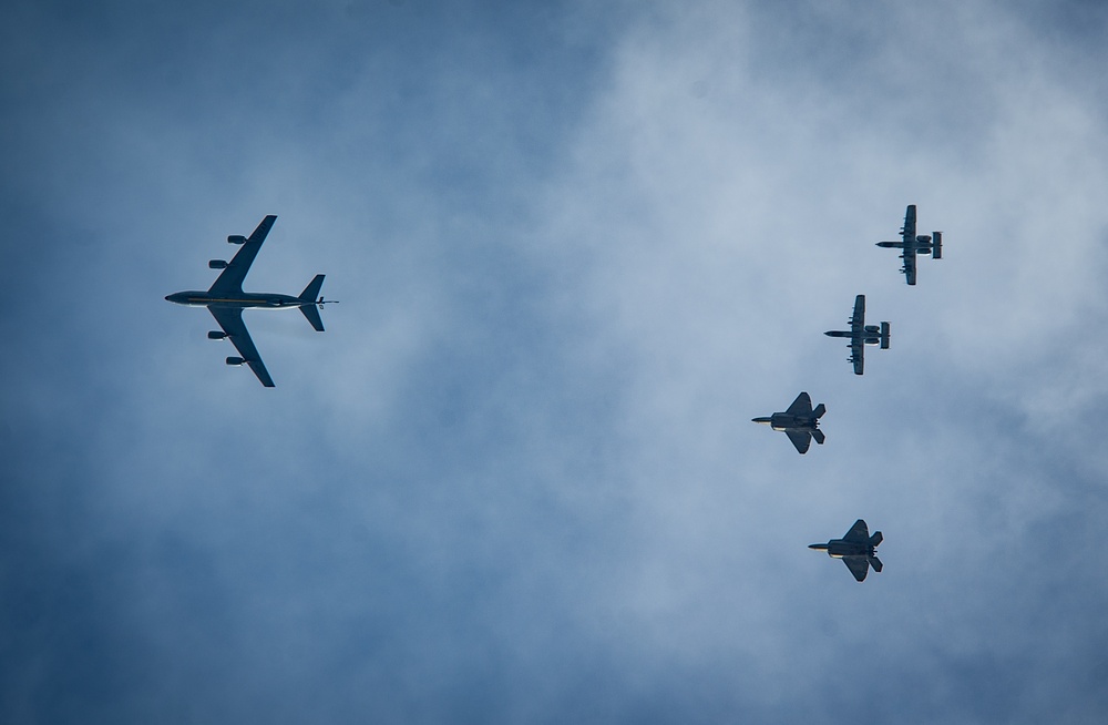 F-22 Raptors deploy to Estonia