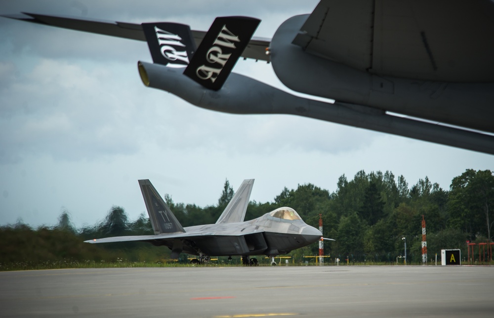 F-22 Raptors deploy to Estonia