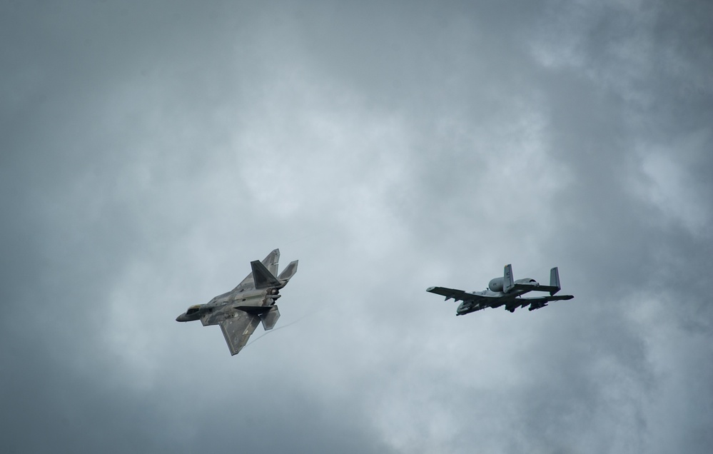 F-22 Raptors deploy to Estonia