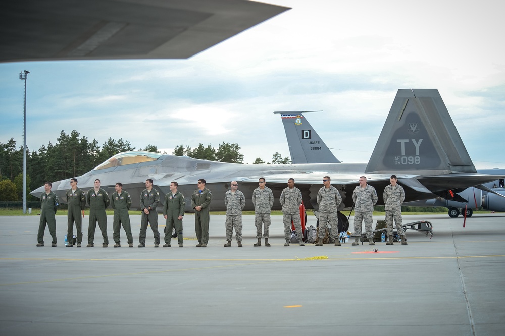 F-22 Raptors deploy to Estonia