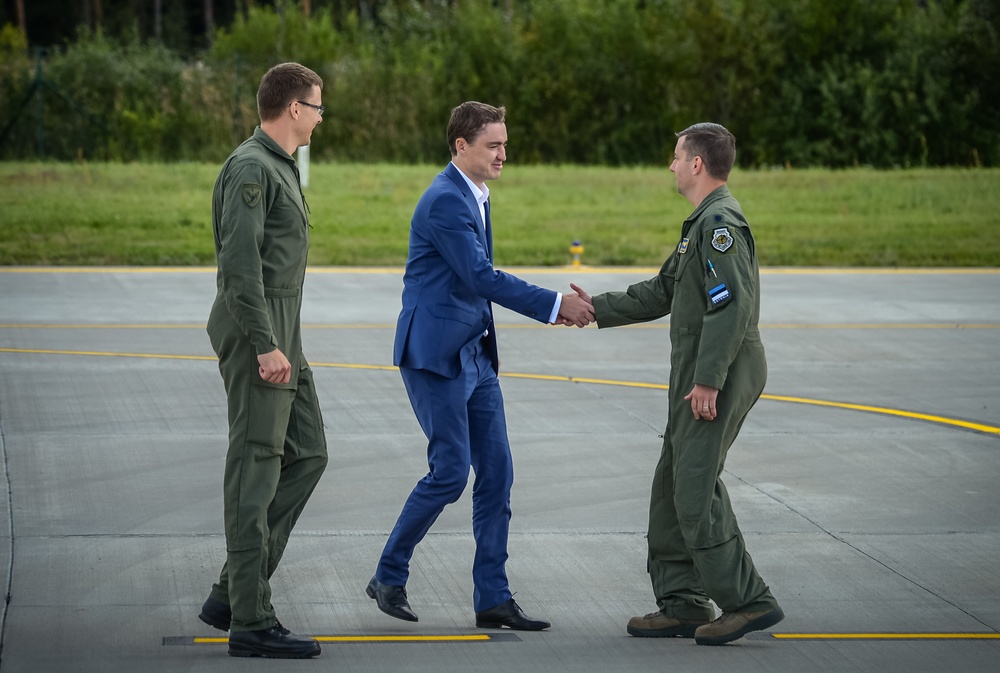 F-22 Raptors deploy to Estonia