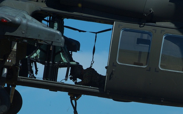 Paratroopers conduct artillery fire mission during 173rd Airborne Brigade LFX
