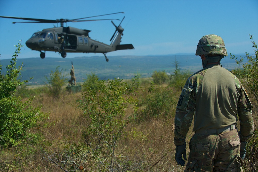 Paratroopers conduct artillery fire mission during 173rd Airborne Brigade LFX