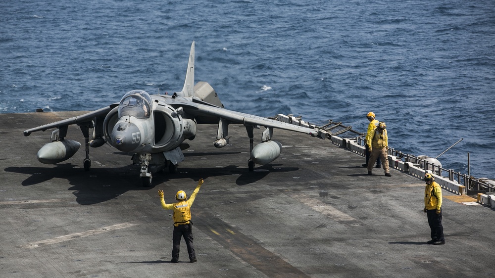 Harriers depart the USS Essex