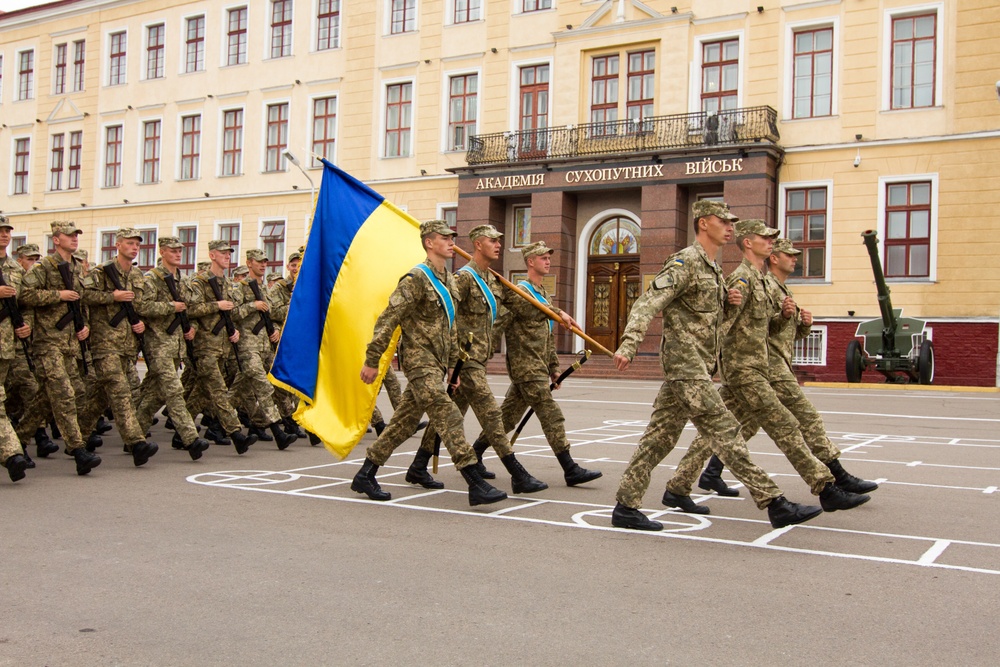 Paratroopers attend Ukrainian swearing-in ceremony