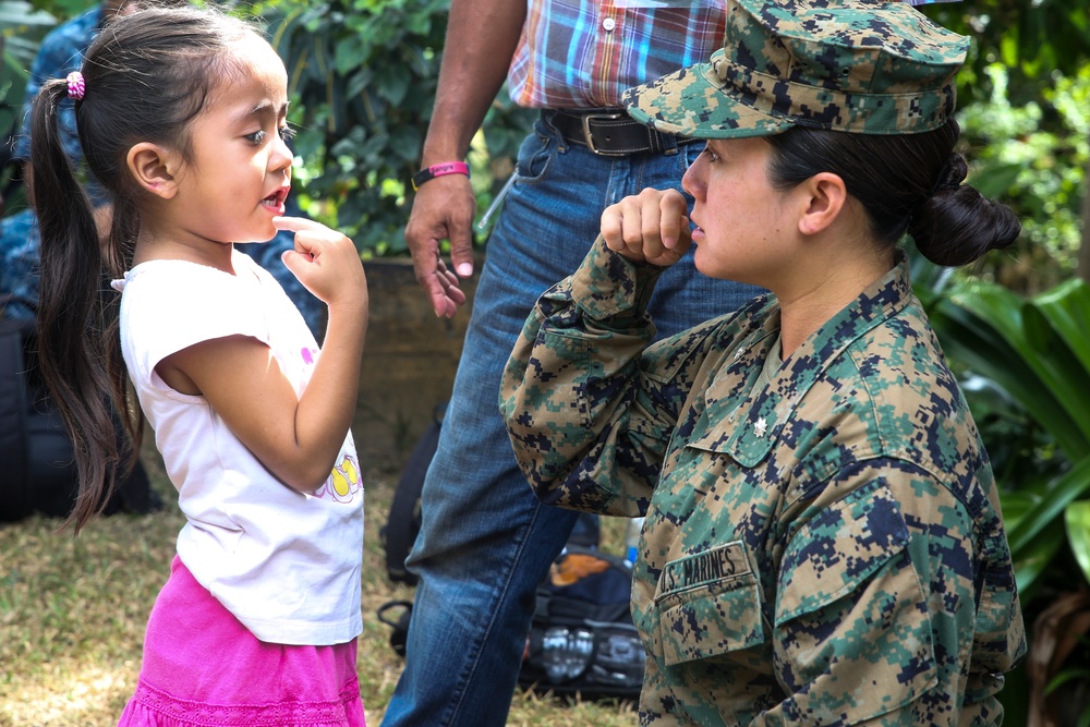 U.S. lends helping hand to Hondurans