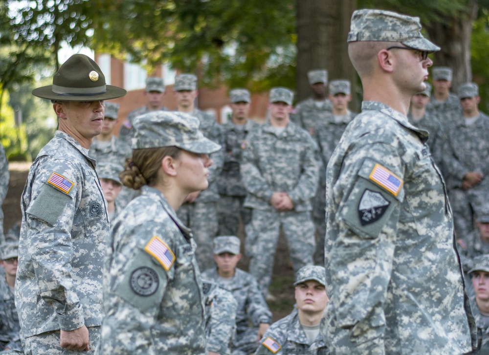 98th Division drill sergeant teaches ROTC cadets