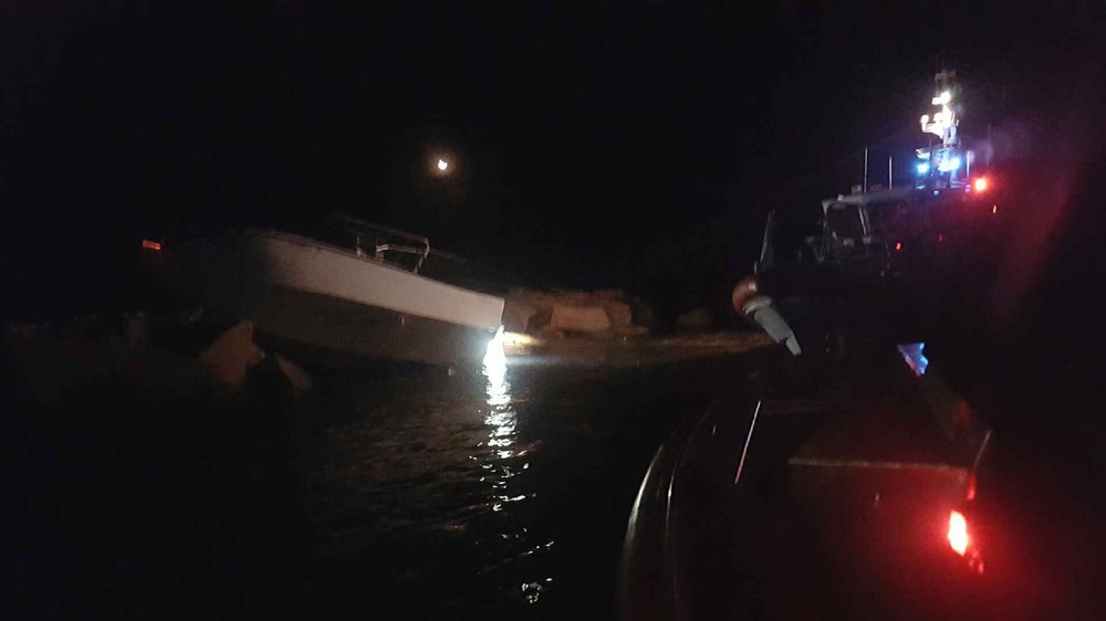Coast Guard medevacs 2 after boat crashes into Galveston North Jetty
