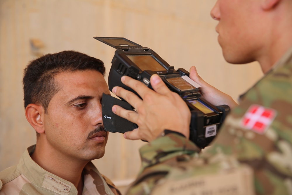 Task Force Al Asad processes Biometric Data with 7th Iraqi Division