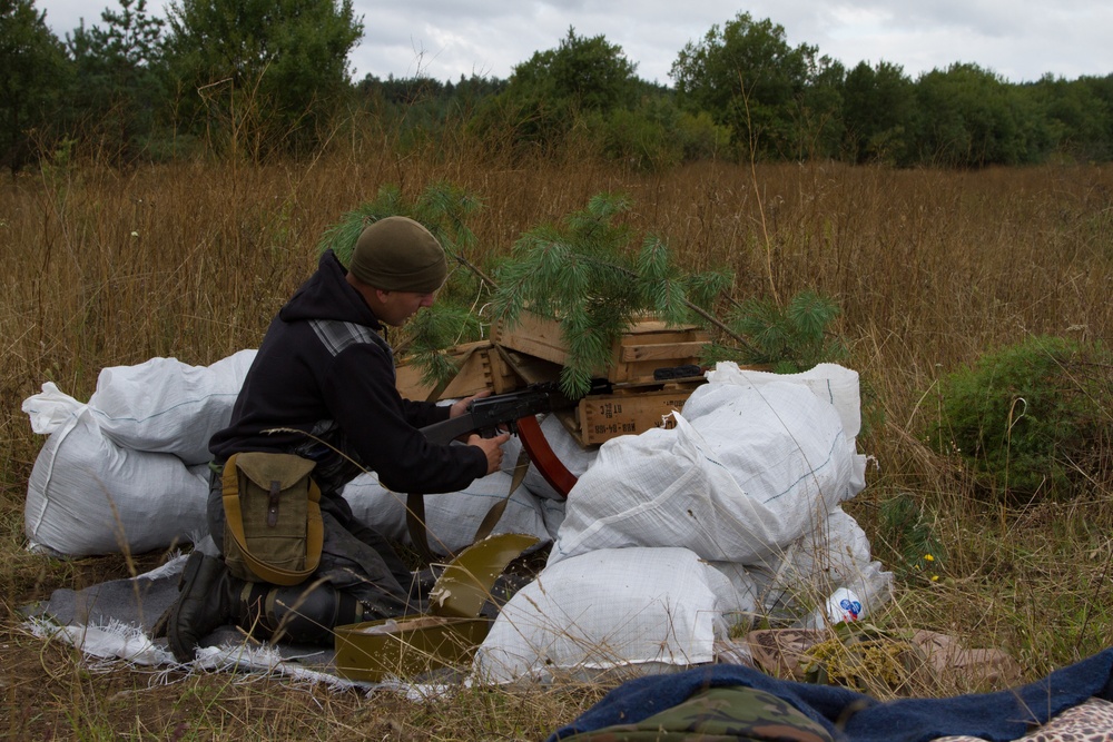Ukrainian guardsmen conduct culminating field exercise