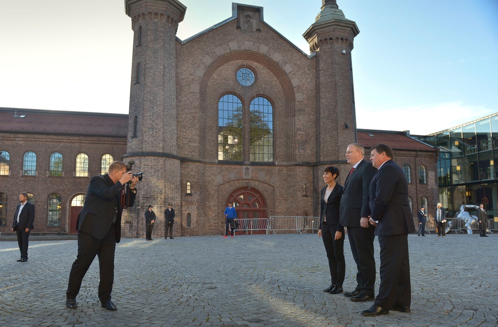 Deputy Secretary of Defense Bob Work travels to Norway