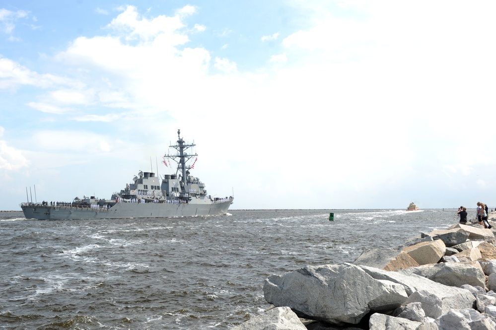 USS Carney (DDG-64)