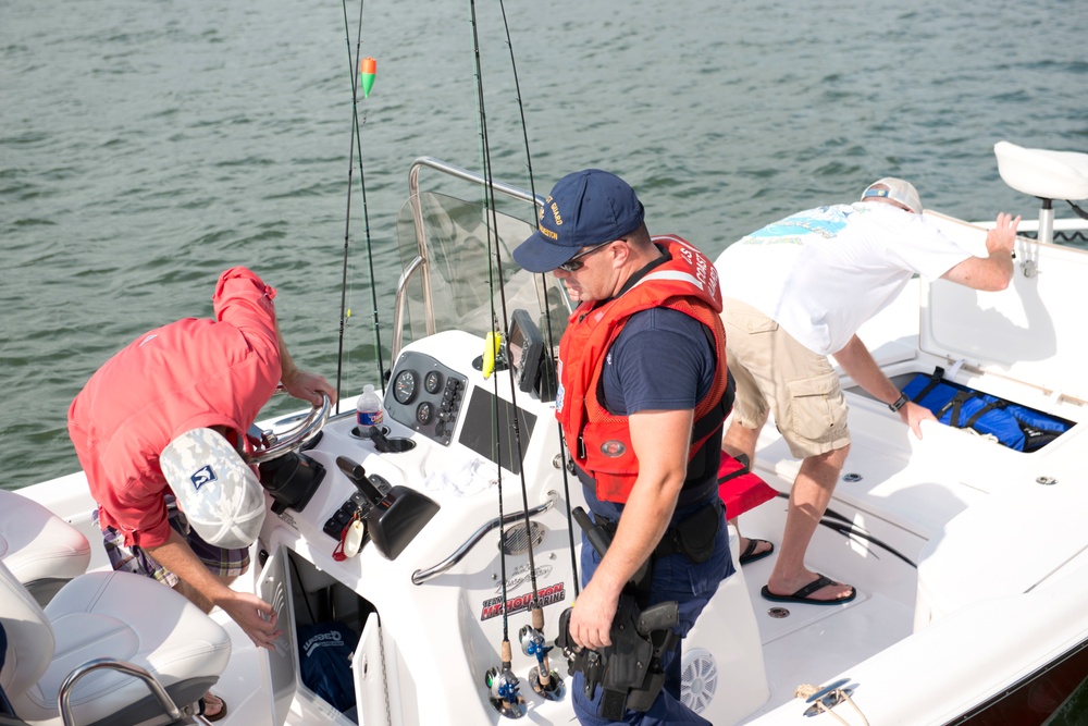 Coast Guard crews conduct Labor Day safety checks with local boaters