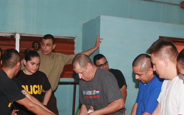 New Mexico National Guardsmen share immediate first aid techniques with Costa Rican law enforcement officials