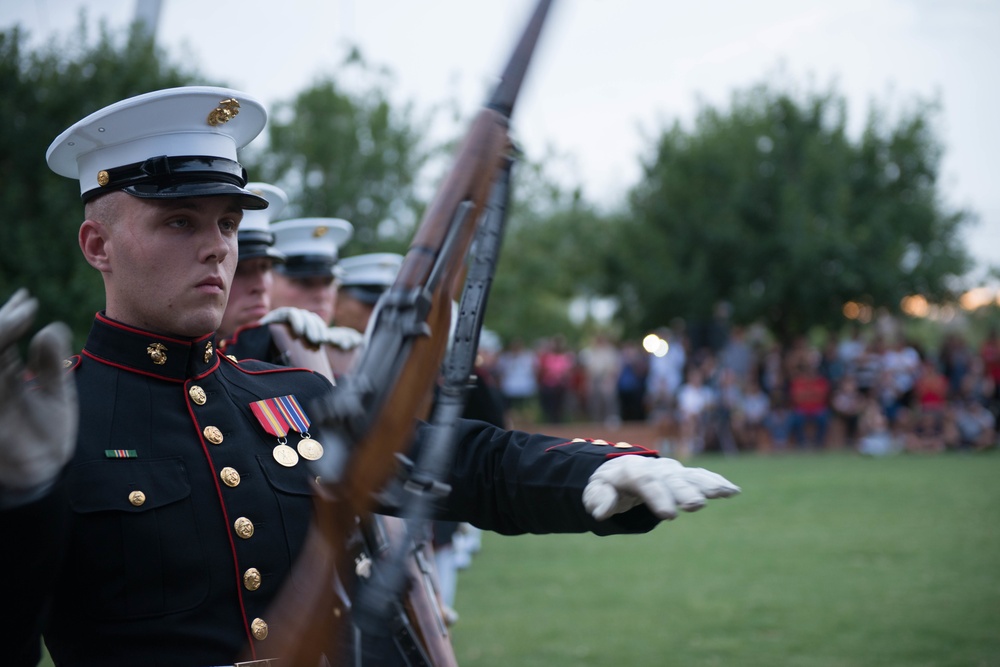 Marines and Phoenix residents officially begin Marine Week