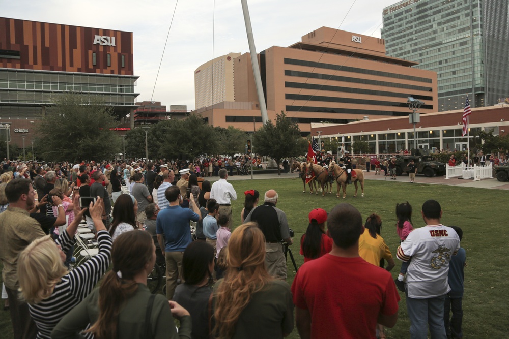 Marines and Phoenix Residents Officially Begin Marine Week