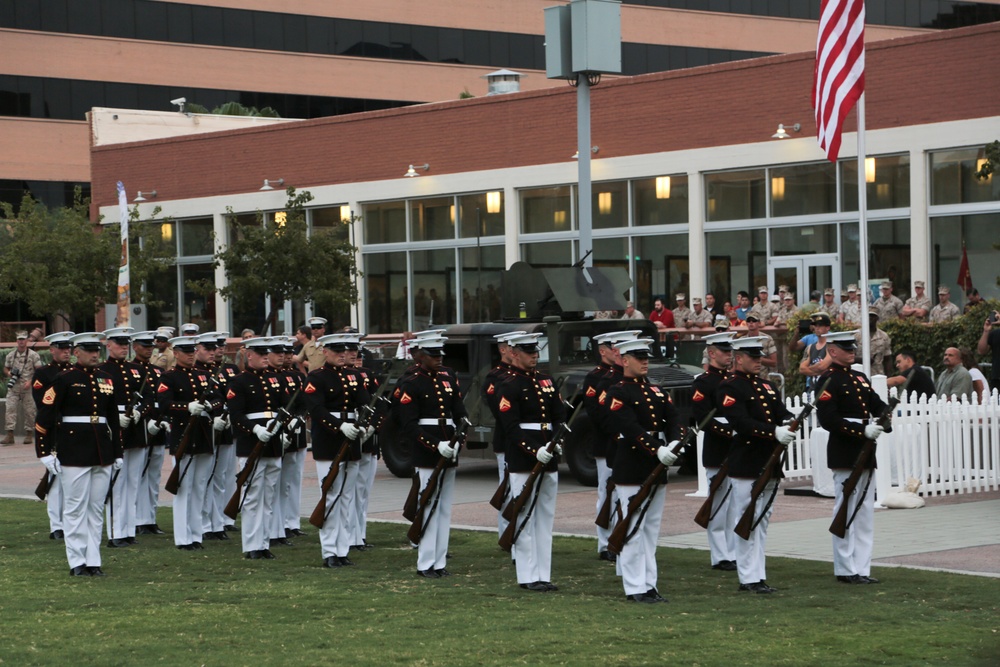 Marines and Phoenix Residents Officially Begin Marine Week