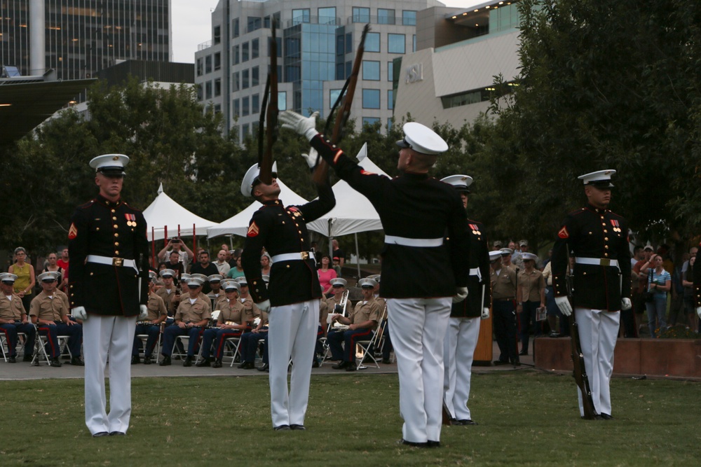 Marines and Phoenix Residents Officially Begin Marine Week