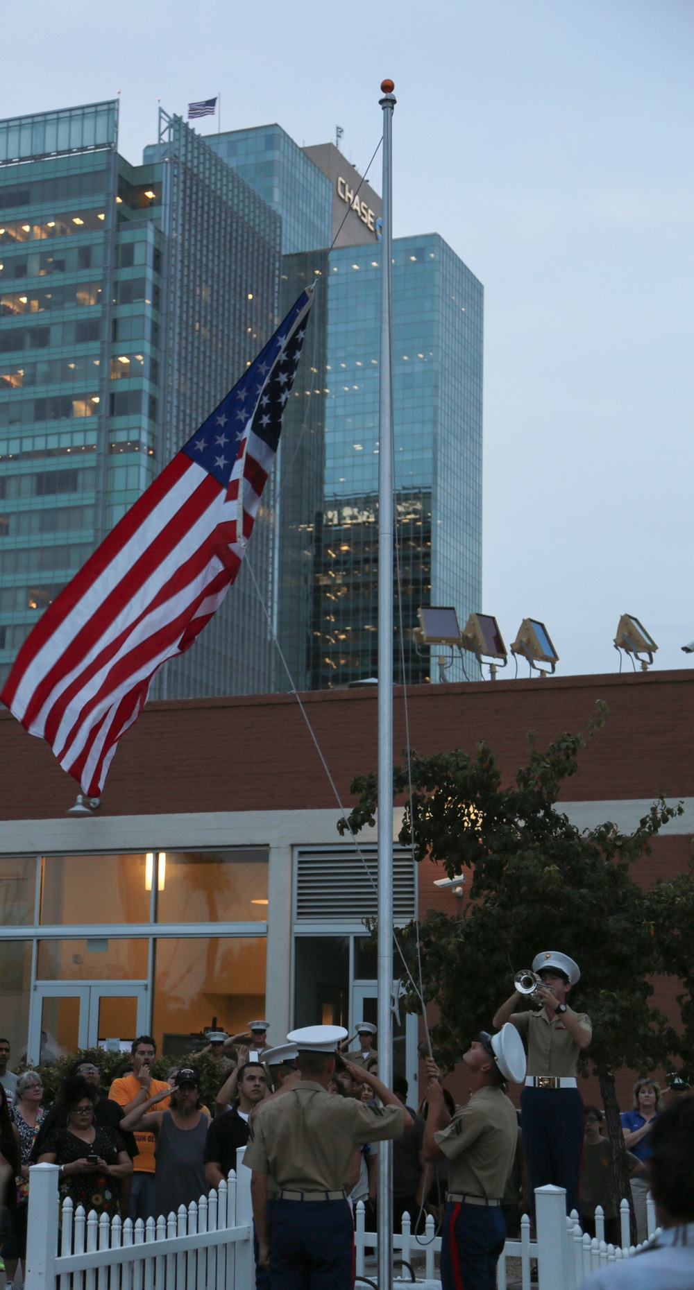 Marines and Phoenix Residents Officially Begin Marine Week