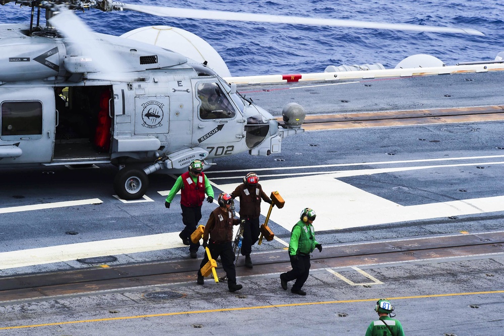 USS Dwight D. Eisenhower (CVN 69)