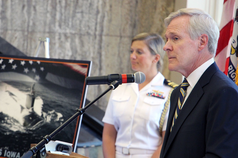 ISU NROTC welcomes SECNAV ISU NROTC welcomes SECNAV