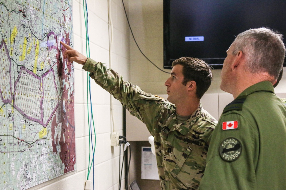 Army and Canadian Chinook aircrews to train together in support of ground forces