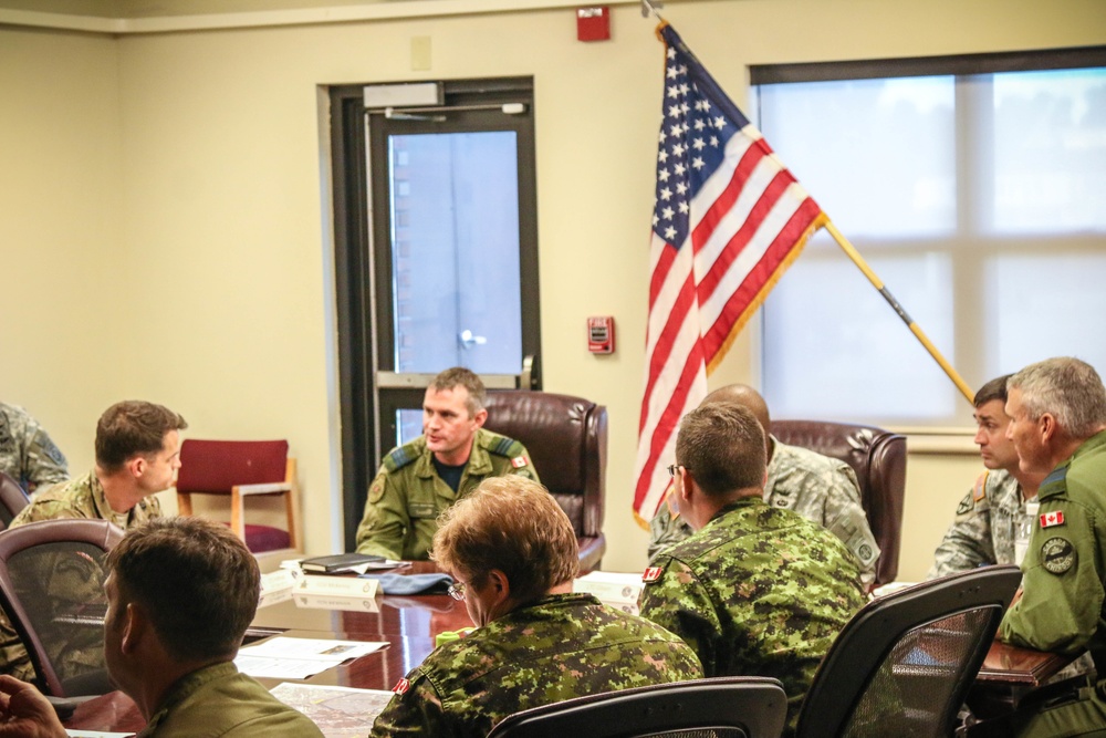 Army and Canadian Chinook aircrews to train together in support of ground forces