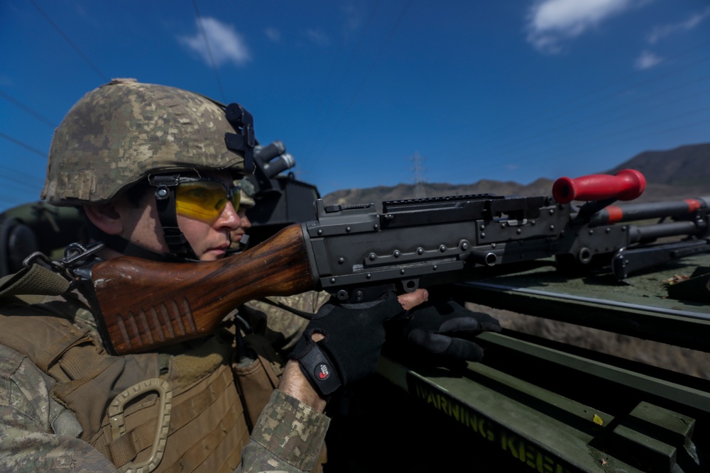 Marines conduct amphibious landing during Exercise Dawn Blitz