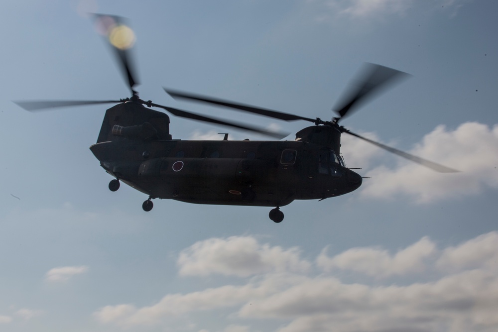 Marines conduct amphibious landing during Exercise Dawn Blitz