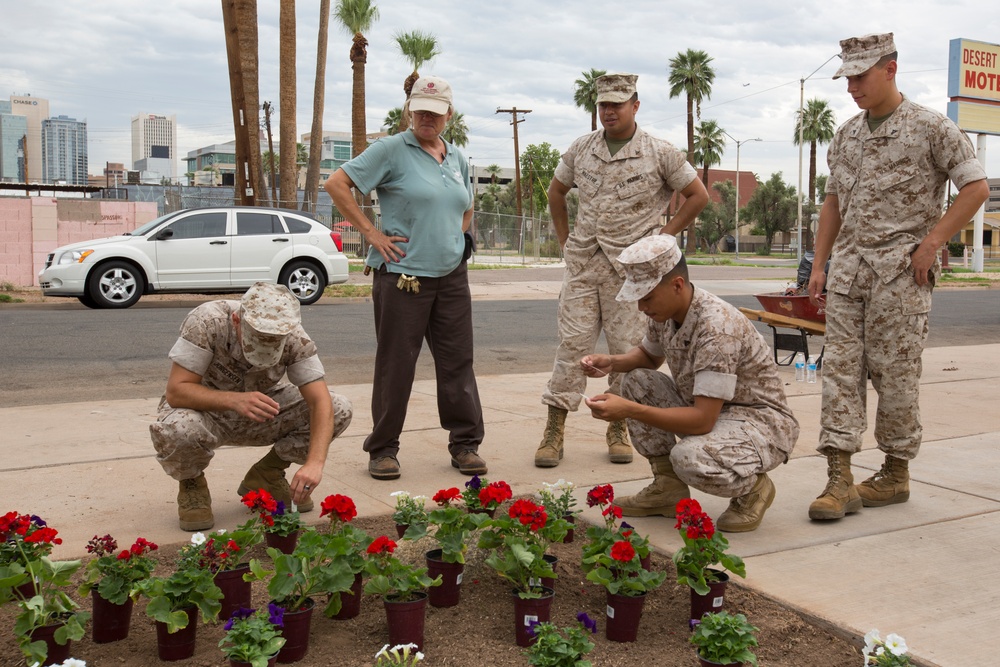 Marines help clean and restore Phoenix park