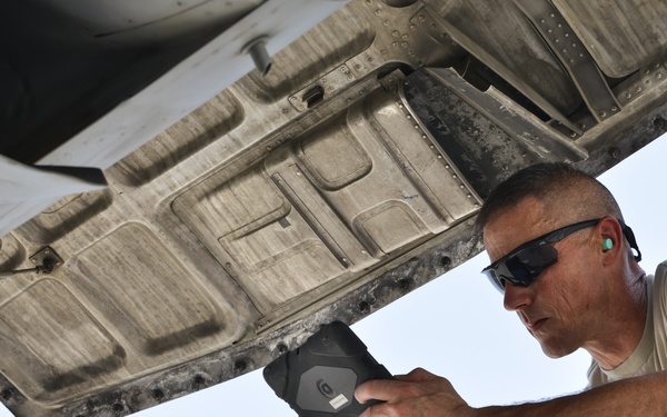 Reserve Airmen maintain C-130s keeping AFCENT air operations steady