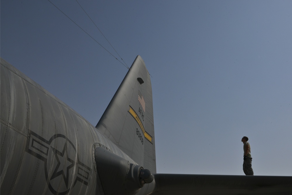 Reserve Airmen maintain C-130s keeping AFCENT air operations steady