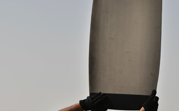 Reserve Airmen maintain C-130s keeping AFCENT air operations steady