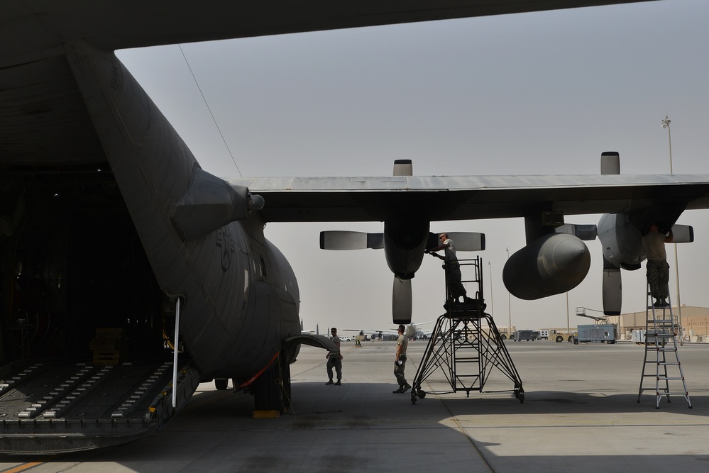 Reserve Airmen maintain C-130s keeping AFCENT air operations steady