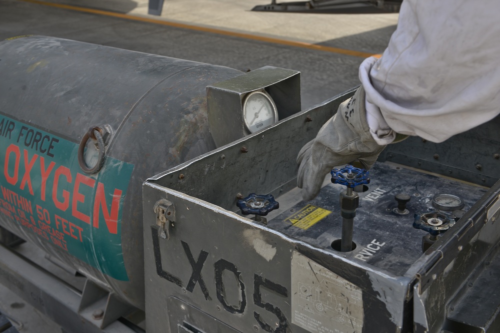 Reserve Airmen maintain C-130s keeping AFCENT air operations steady