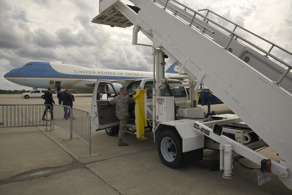 President Obama visits Selfridge