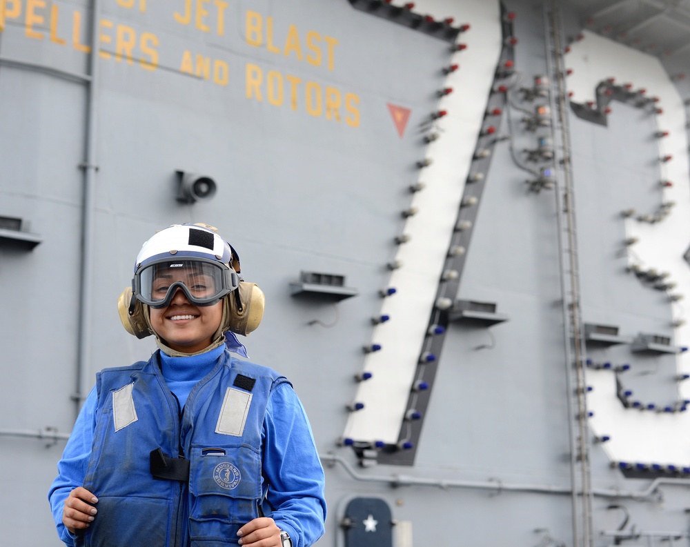 Aviation Boatswain’s Mate (Handling) Airman Apprentice Yarumy Jimenez