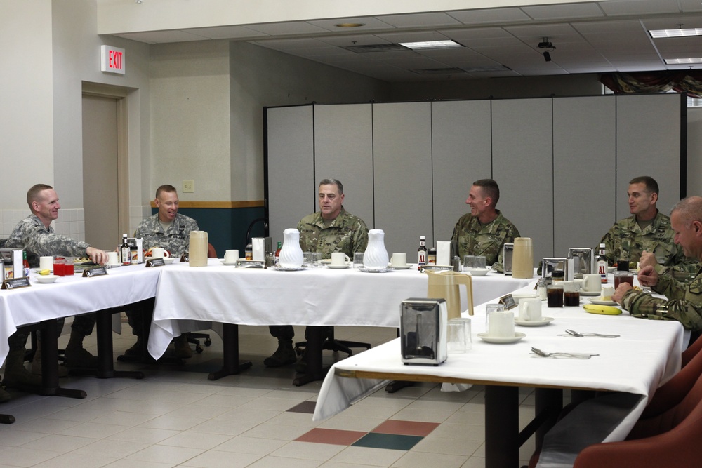 Army’s top general visits 101st, Fort Campbell