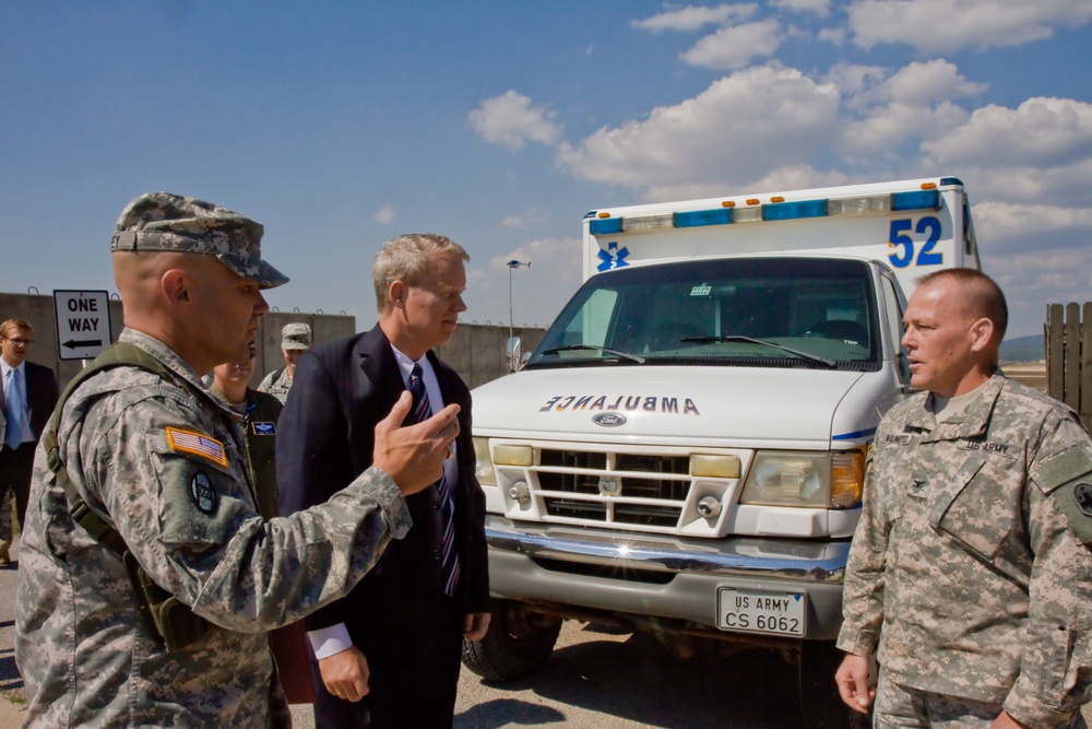 US Ambassador to Kosovo visits Camp Bondsteel troops