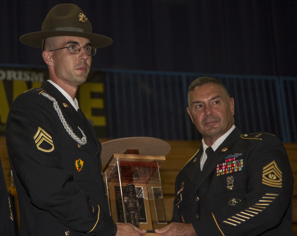 Army Reserve names top drill sergeant