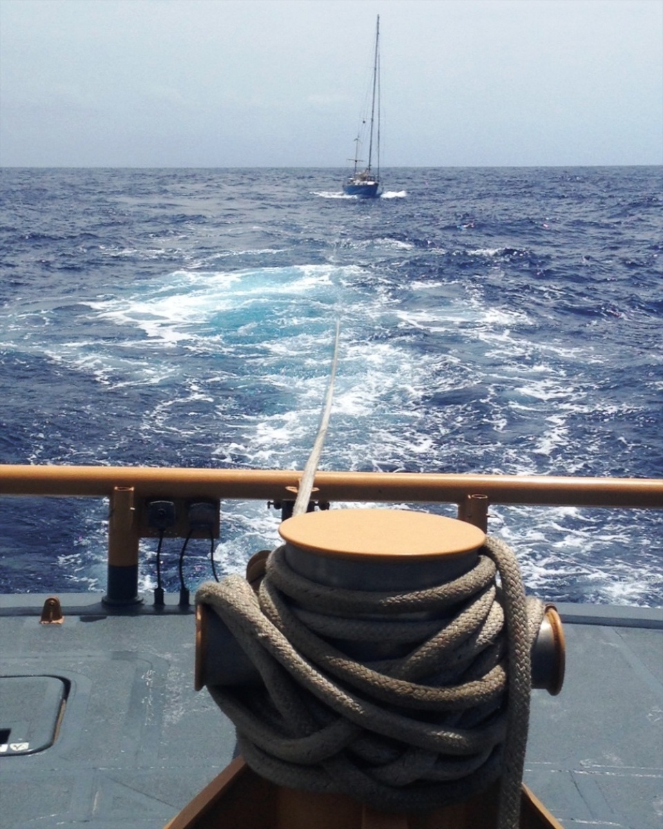 Coast Guard sees Honey Cutter crew safely to Honolulu