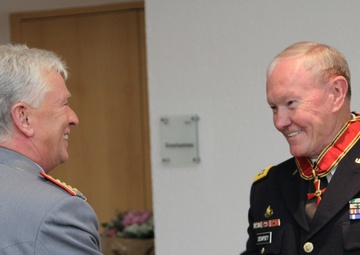 Order of Merit awarded to US Chairman, Joint Chiefs of Staff