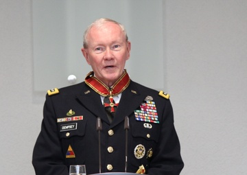 Order of Merit awarded to US Chairman, Joint Chiefs of Staff