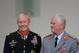 Order of Merit awarded to US Chairman, Joint Chiefs of Staff