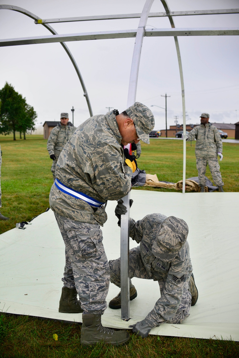 914th Aeromedical Staging Squadron personnel participate in mass casualty exercise